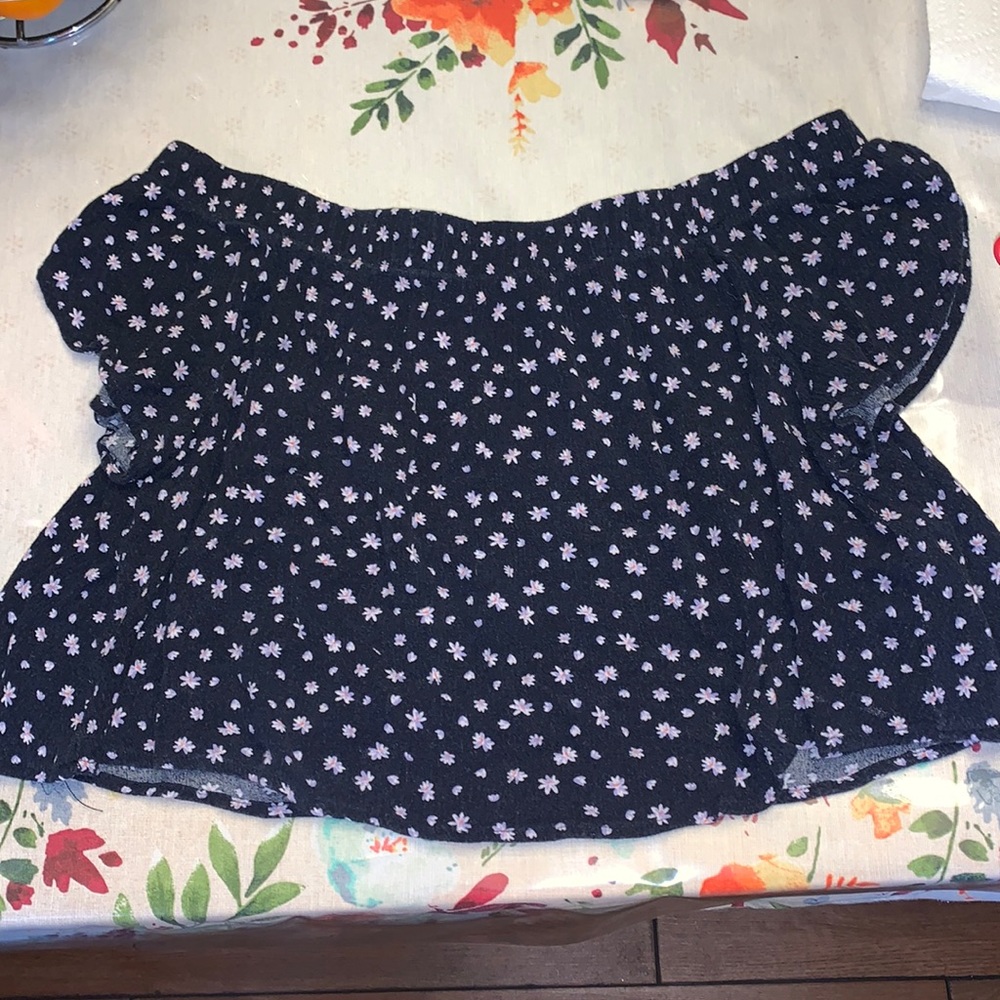 Off the shoulder blouse with flowers!